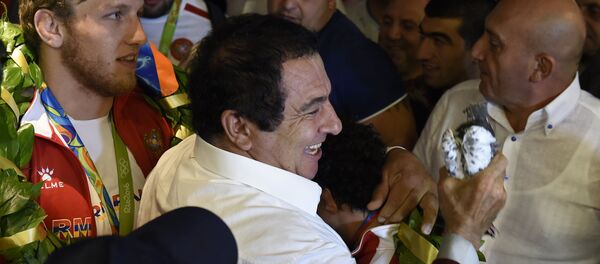 Олимпийский чемпион Артур Алексанян, Президент НОК РА Гагик Царукян и олимпийский вице-чемпион Мигран Арутюнян Олимпийский чемпион Артур Алексанян, Президент НОК РА Гагик Царукян и олимпийский вице-чемпион Мигран Арутюнян - Sputnik Армения