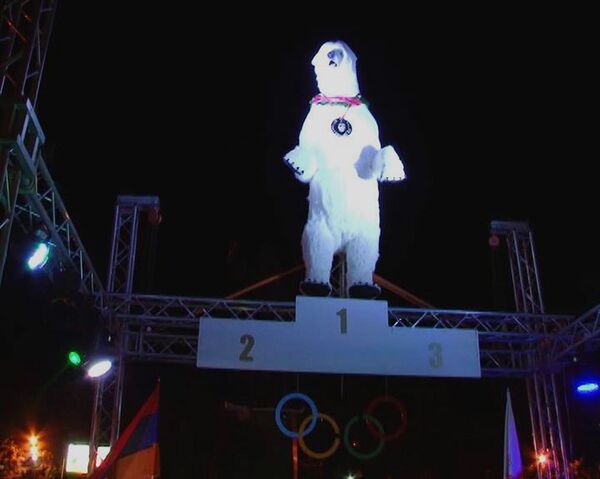 Гюмри встретил своих олимпийских чемпионов Гюмри встретил своих олимпийских чемпионов - Sputnik Армения