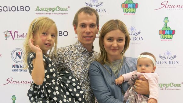 Сергей Миронов с семьей - Sputnik Արմենիա