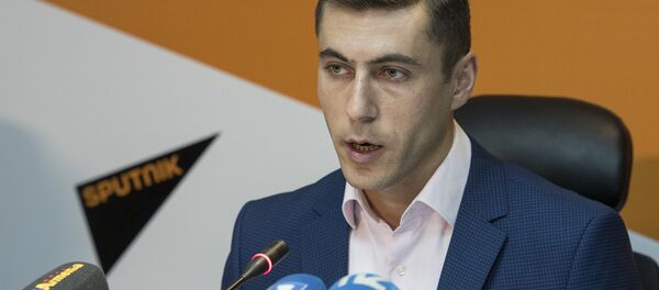 Гагик Суренян в пресс-центре Sputnik Армения Гагик Суренян в пресс-центре Sputnik Армения - Sputnik Արմենիա