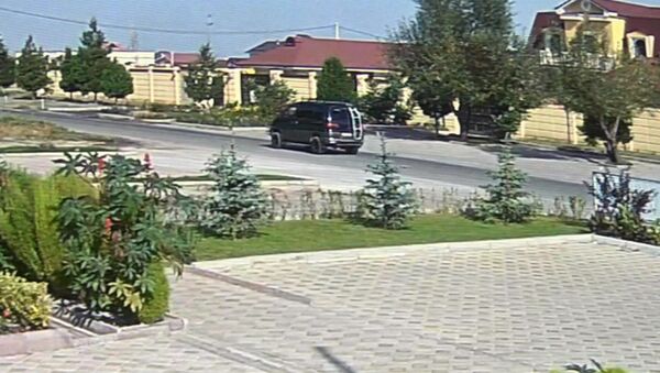 Теракт в посольстве Китая: взрыв и автомобиль Delica запечатлела камера - Sputnik Армения
