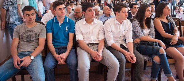 Первое сентября. Первокурсники - Sputnik Արմենիա