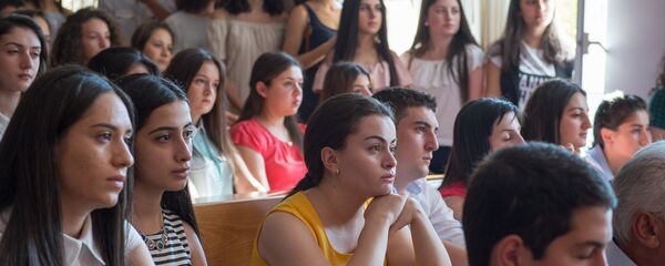 Первое сентября. Первокурсники - Sputnik Армения
