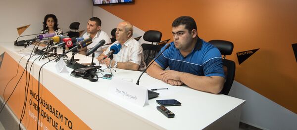 Пресс-конференция армянских штангистов вернувшихся из Рио Пресс-конференция армянских штангистов вернувшихся из Рио - Sputnik Արմենիա