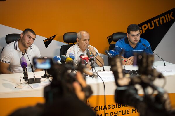 Օլիմպիադայից մեդալներով վերադարձած Հայաստանի ծանրամարտի հավաքականի մամուլի ասուլիսը - Sputnik Արմենիա