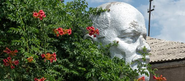 Памятник Ленину в армянском селе Лернамердз - Sputnik Армения