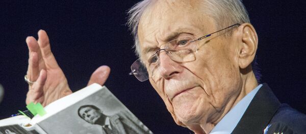 Празднование дня рождения поэта Евгения Евтушенко Празднование дня рождения поэта Евгения Евтушенко - Sputnik Արմենիա