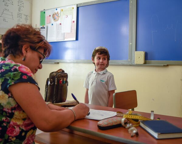 Единая школьная форма в Армении - Sputnik Армения