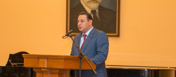 Открытие отремонтированного здания музыкальной школы имени Чайковского. Исполнительный директор Всеармянского фонда Айастан Ара Варданян Открытие отремонтированного здания музыкальной школы имени Чайковского. Исполнительный директор Всеармянского фонда Айастан Ара Варданян - Sputnik Արմենիա