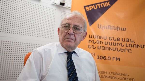 Роберт Минасян в гостях у радио Sputnik Армения - Sputnik Արմենիա