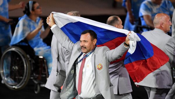 Российский флаг на открытии ХV летних Паралимпийских игр 2016 в Рио-де-Жанейро - Sputnik Армения
