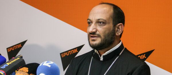 Иерей Акоп Хачатрян в пресс-центре Sputnik Армения - Sputnik Արմենիա