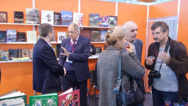 Презентация книги Время запечатления Артавазда Пелешяна Презентация книги Время запечатления Артавазда Пелешяна - Sputnik Армения