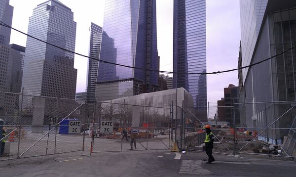 В Нью-Йорке на месте разрушенных во время трагедии 11 сентября башен-близнецов В Нью-Йорке на месте разрушенных во время трагедии 11 сентября башен-близнецов - Sputnik Արմենիա