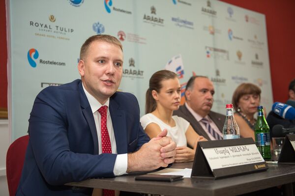 Директор Российского центра науки и культуры в Ереване Марк Калинин Директор Российского центра науки и культуры в Ереване Марк Калинин - Sputnik Արմենիա