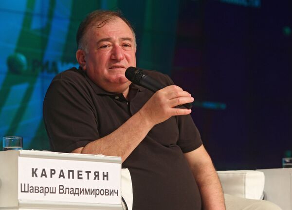 Не разглядел, было слишком мутно: безмолвный укор Шаварша Карапетяна Не разглядел, было слишком мутно: безмолвный укор Шаварша Карапетяна - Sputnik Армения