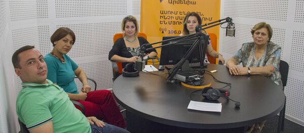 Мгер Манукян, Гаяне Авагян, Сусанна Мкртчян в гостях у радио Sputnik Армения Мгер Манукян, Гаяне Авагян, Сусанна Мкртчян в гостях у радио Sputnik Армения - Sputnik Արմենիա