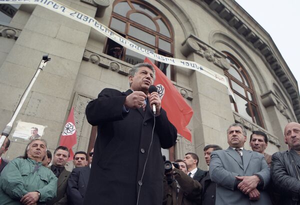 Выступление будущего спикера парламента Карена Демирчяна - Sputnik Армения