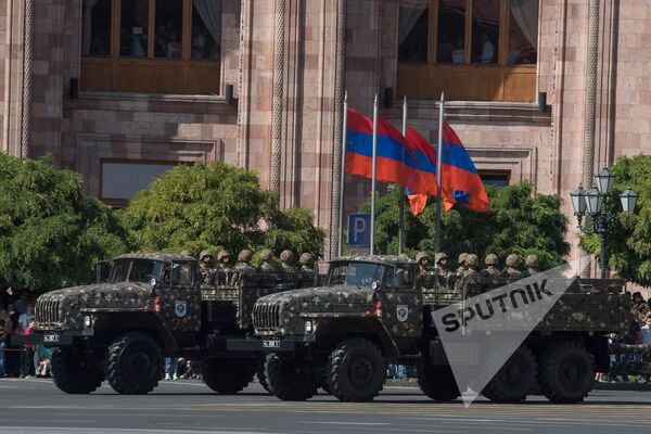 Торжественный Парад в честь 25-летия Независимости Республики Армения Торжественный Парад в честь 25-летия Независимости Республики Армения - Sputnik Армения