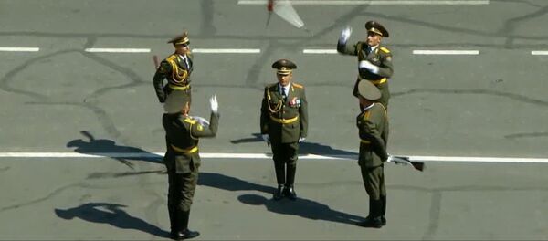 Զորահանդեսի մասնակից պատվո պահակայինները ցուցադրական ելույթ են ունեցել Զորահանդեսի մասնակից պատվո պահակայինները ցուցադրական ելույթ են ունեցել - Sputnik Արմենիա