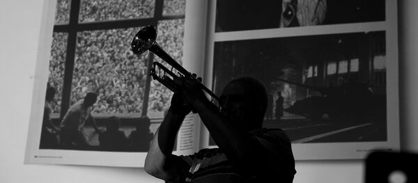 Презентация спецвыпуска журнала Ереван, посвященного 25-летию независимости Армении - Sputnik Армения