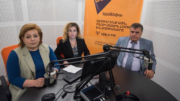 Карине Овакимян и Арам Карапетян в гостях у радио Sputnik Армения - Sputnik Արմենիա