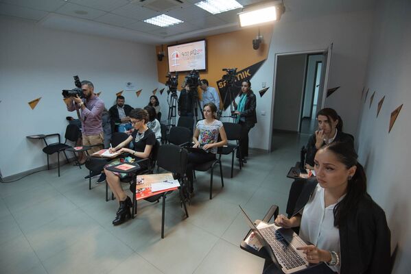 Пресс-коференция, посвященная фестивалю этнографических песен и танцев “Гутан” - Sputnik Армения