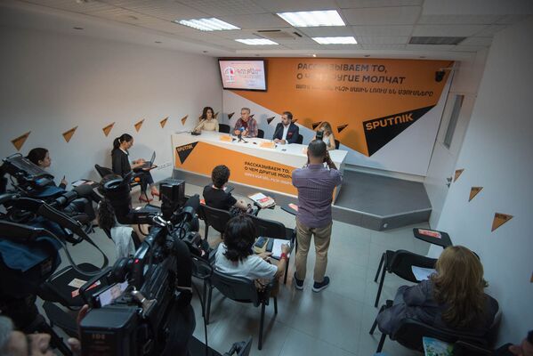 Пресс-коференция, посвященная фестивалю этнографических песен и танцев “Гутан” - Sputnik Армения