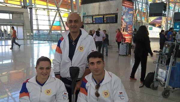 Армянские паралимпийцы в аэропорту Звартноц перед отъездом в Рио де-Жанейро - Sputnik Արմենիա