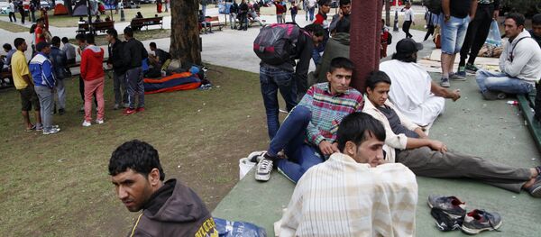 Лагерь мигрантов в Белграде Лагерь мигрантов в Белграде - Sputnik Армения