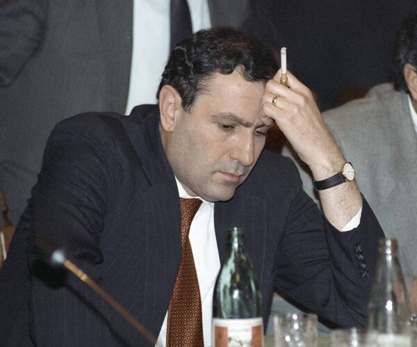 Президент Армении Левон Тер-Петросян Президент Армении Левон Тер-Петросян - Sputnik Армения