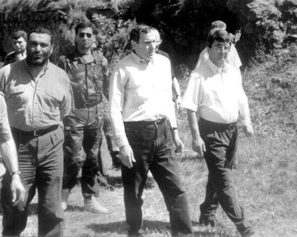 Вазген Саргсян, Левон Тер-Петросян и Серж Саргсян Вазген Саргсян, Левон Тер-Петросян и Серж Саргсян - Sputnik Армения