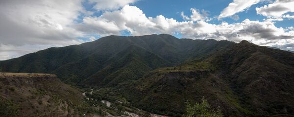 Заброшенный рудник по добыче меди города Ахтала - Sputnik Армения