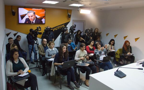 Пресс-конференция депутата НС РА Артака Закаряна в пресс-центре Sputnik Армения - Sputnik Армения