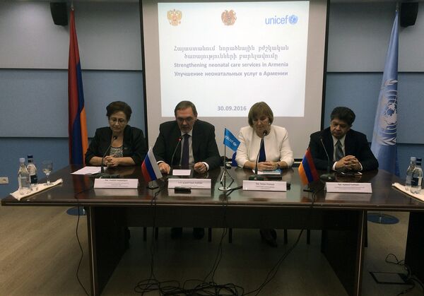 Подписание Соглашения о финансировании проекта ЮНИСЕФ по развитию неонатальных услуг в Армении Подписание Соглашения о финансировании проекта ЮНИСЕФ по развитию неонатальных услуг в Армении - Sputnik Армения