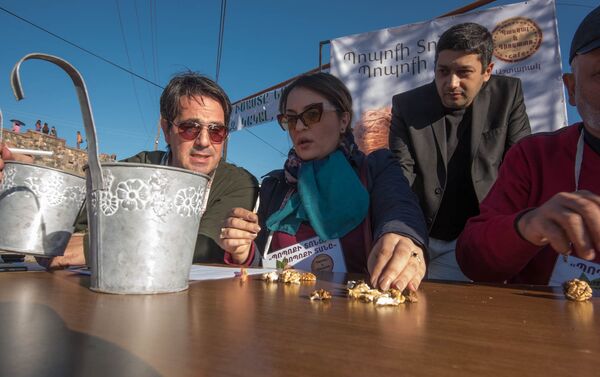 Фестиваль грецкого ореха в Аштараке - Sputnik Армения
