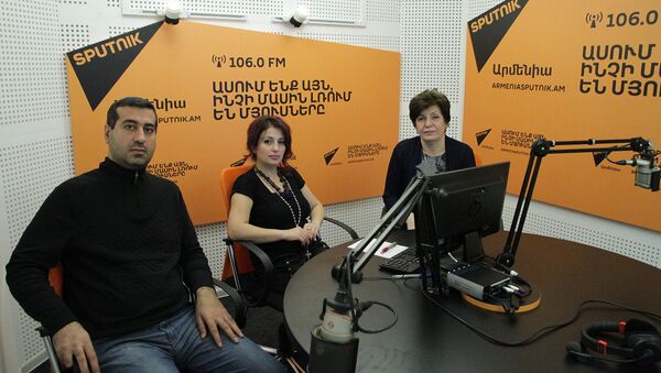 Мнацакан Погосян и Роза Мадоян в гостях у радио Sputnik Армения - Sputnik Արմենիա