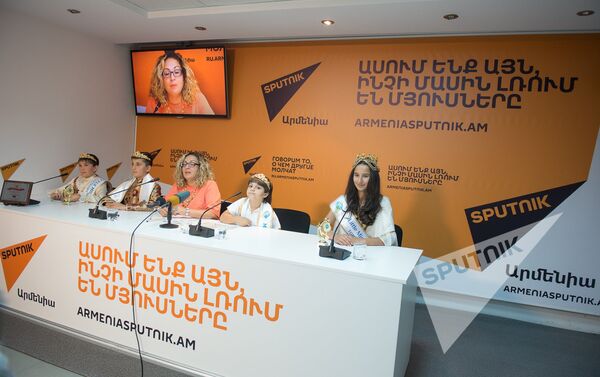 Пресс-конференция по итогам детского конкурса Little Miss and Mister World 2016. - Sputnik Армения