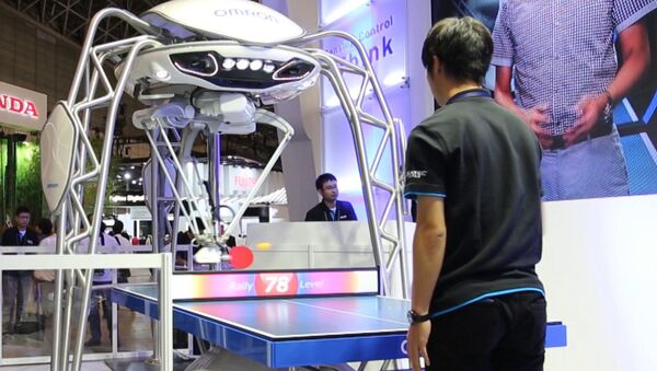 Спутник_Робот для конвейеров мастерски сыграл в пинг-понг на выставке в Японии - Sputnik Армения