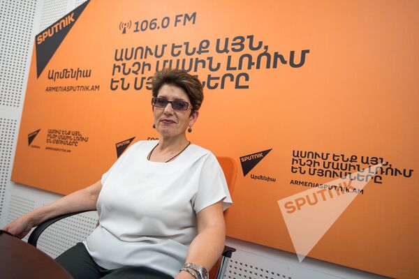Силва Адамян в гостях у радио Sputnik Армения Силва Адамян в гостях у радио Sputnik Армения - Sputnik Արմենիա