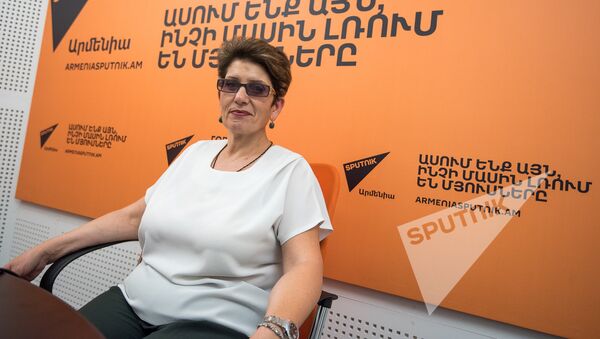Силва Адамян в гостях у радио Sputnik Армения - Sputnik Արմենիա