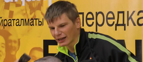 Журналист принял постриг от Аршавина Журналист принял постриг от Аршавина - Sputnik Армения