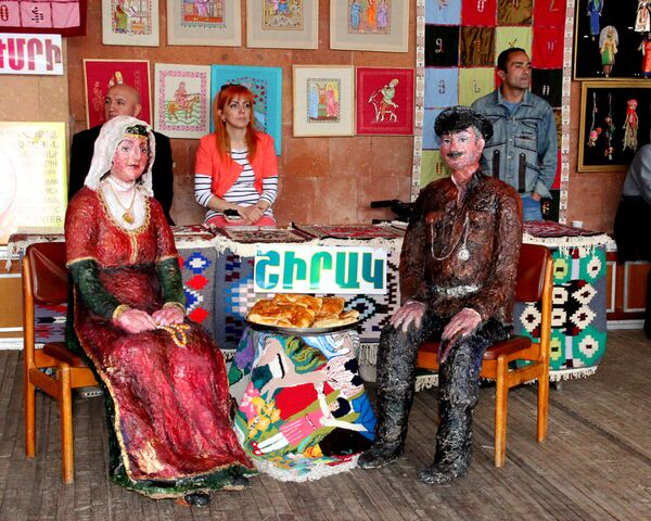 Сувениры и гобелены – на фестивале «Культурный ренессанс» - Sputnik Армения