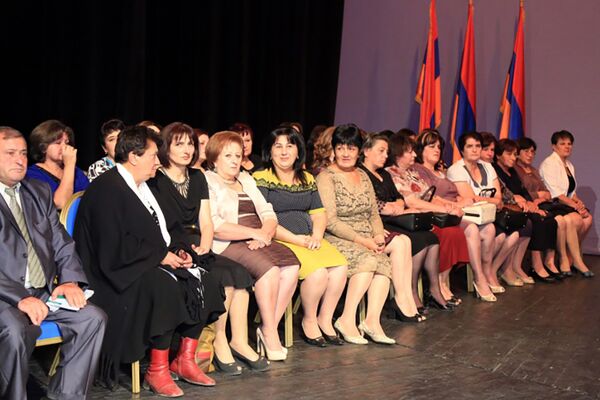 Мероприятие приуроченное ко дню учителя Мероприятие приуроченное ко дню учителя - Sputnik Արմենիա