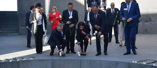 Анн Идальго посетила мемориал жертв Геноцида Армян Анн Идальго посетила мемориал жертв Геноцида Армян - Sputnik Армения