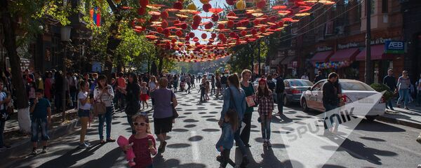 Прогулка по Еревану: встреча нового и старого в рамках 2798-летия “Эребуни-Ереван”  - Sputnik Армения