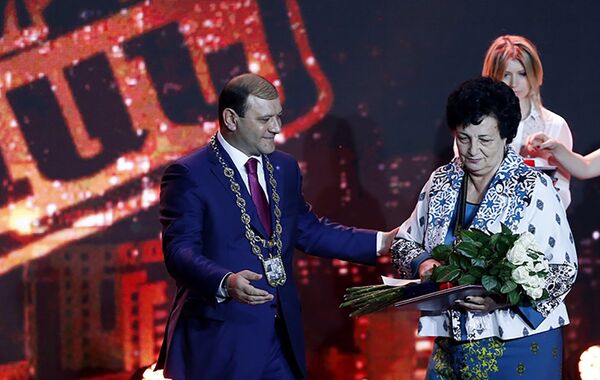 Церемония присуждения звания почетного гражданина города Ереван Церемония присуждения звания почетного гражданина города Ереван - Sputnik Армения
