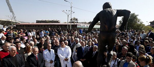 Памятник легендарной футбольной команде Арарат 73 Памятник легендарной футбольной команде Арарат 73 - Sputnik Արմենիա