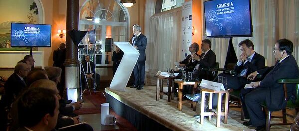 Նյու Յորքում նախագահ Սարգսյանն անդրադարձել է Հայաստանի տնտեսական ու քաղաքական առաջնահերթություններին Նյու Յորքում նախագահ Սարգսյանն անդրադարձել է Հայաստանի տնտեսական ու քաղաքական առաջնահերթություններին - Sputnik Արմենիա