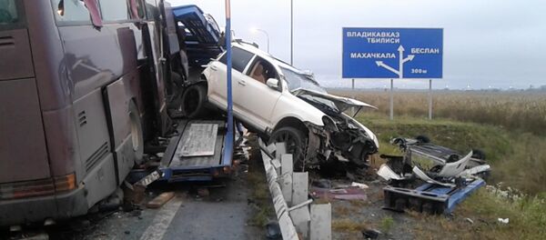 Кадры с места аварии пассажирского автобуса на трассе Беслан-Владикавказ - Sputnik Армения